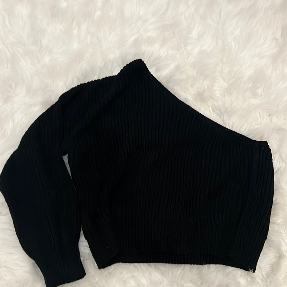 One shoulder sweater